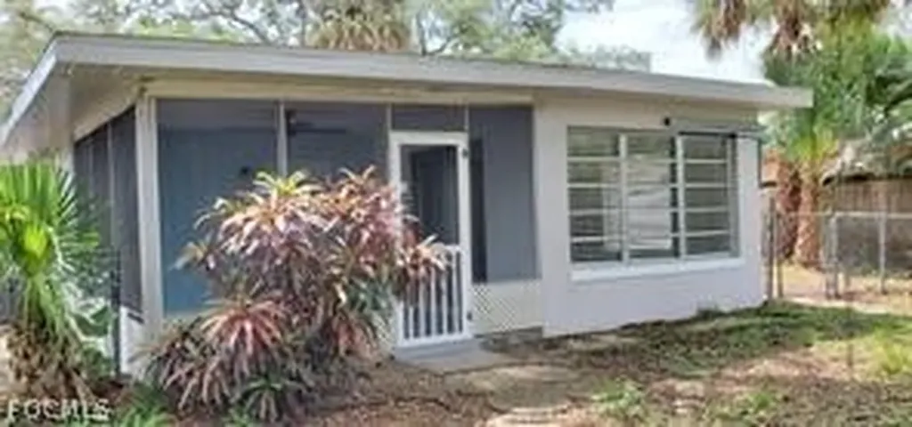 3919 Luverne Street Fort Myers FL 33901