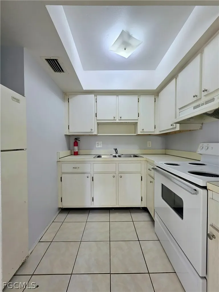 1830 Maravilla Avenue Fort Myers FL 33901