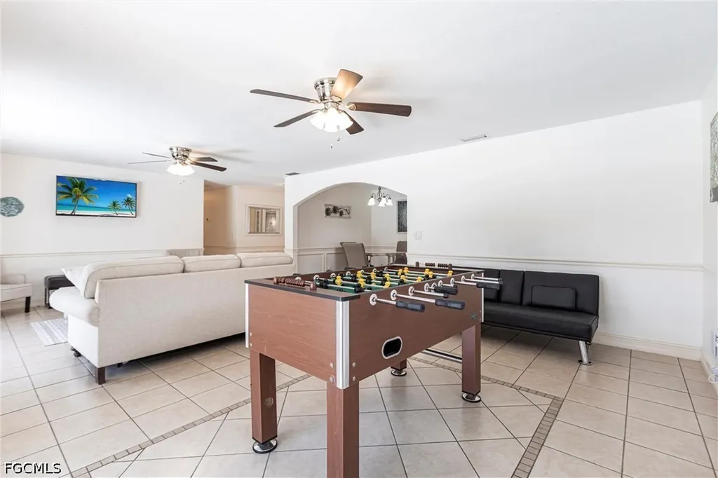1623 SE 39th Terrace Cape Coral FL 33904