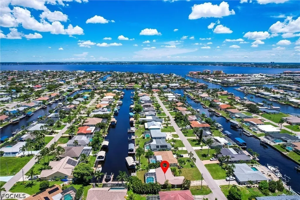 1623 SE 39th Terrace Cape Coral FL 33904