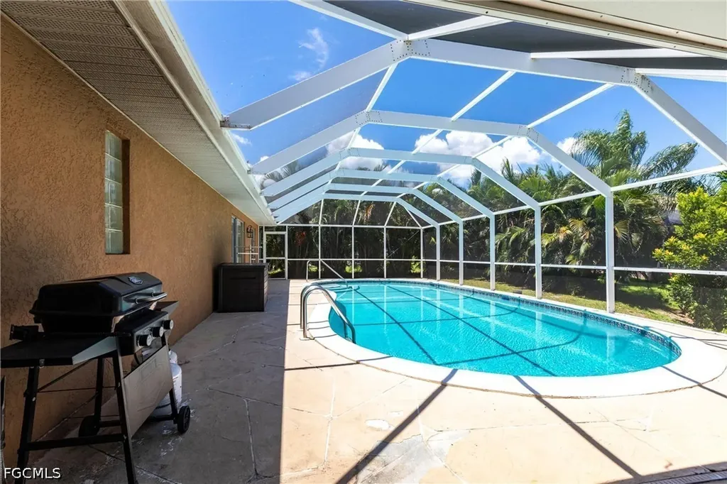 1623 SE 39th Terrace Cape Coral FL 33904