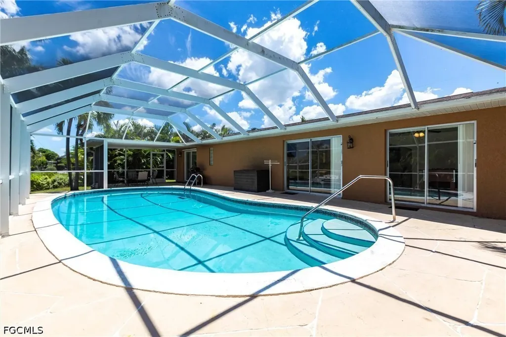 1623 SE 39th Terrace Cape Coral FL 33904