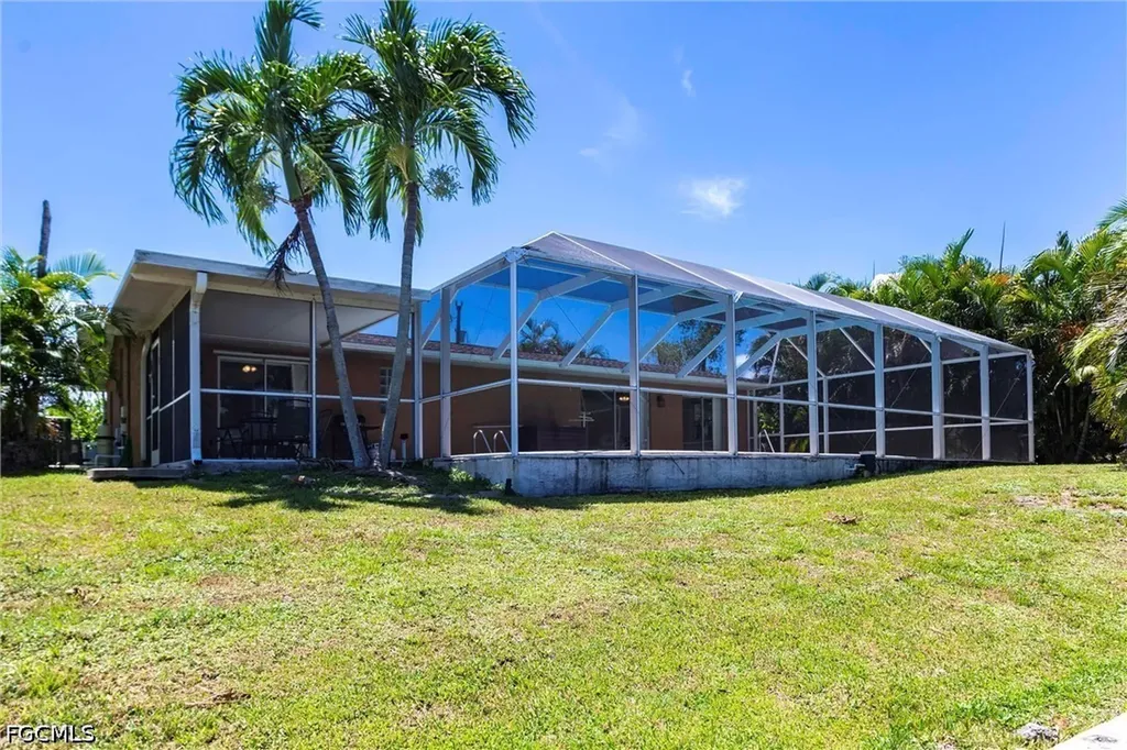 1623 SE 39th Terrace Cape Coral FL 33904