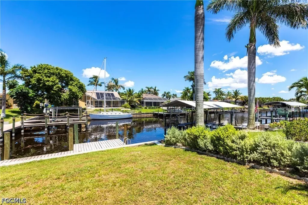 1623 SE 39th Terrace Cape Coral FL 33904