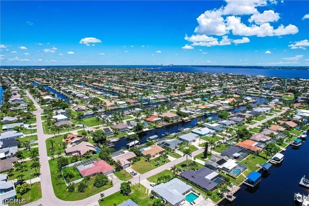 1623 SE 39th Terrace Cape Coral FL 33904