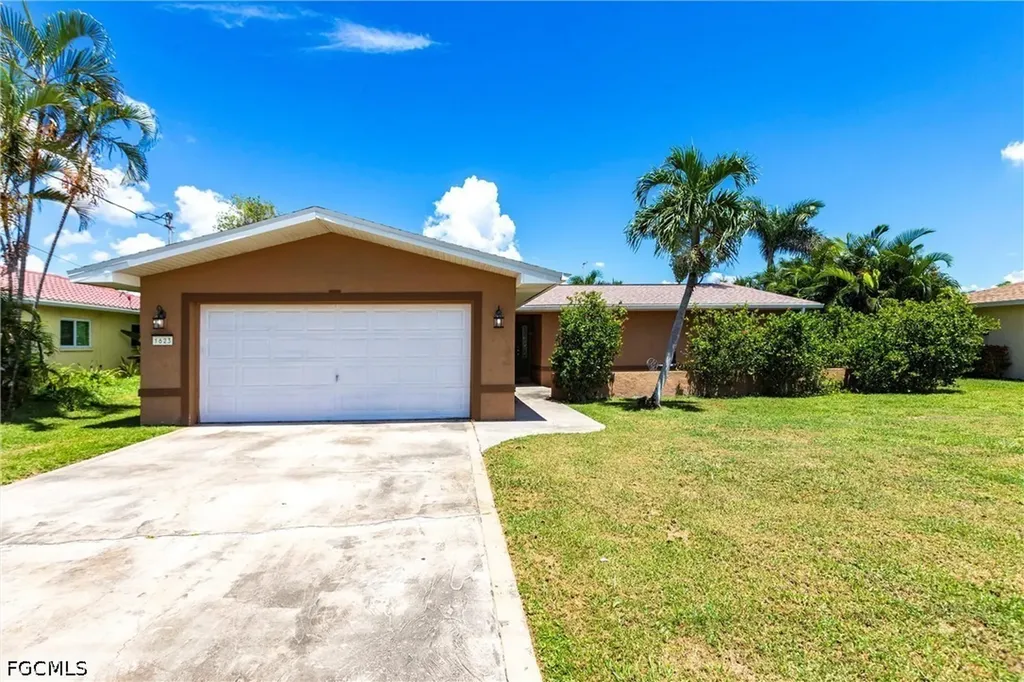 1623 SE 39th Terrace Cape Coral FL 33904