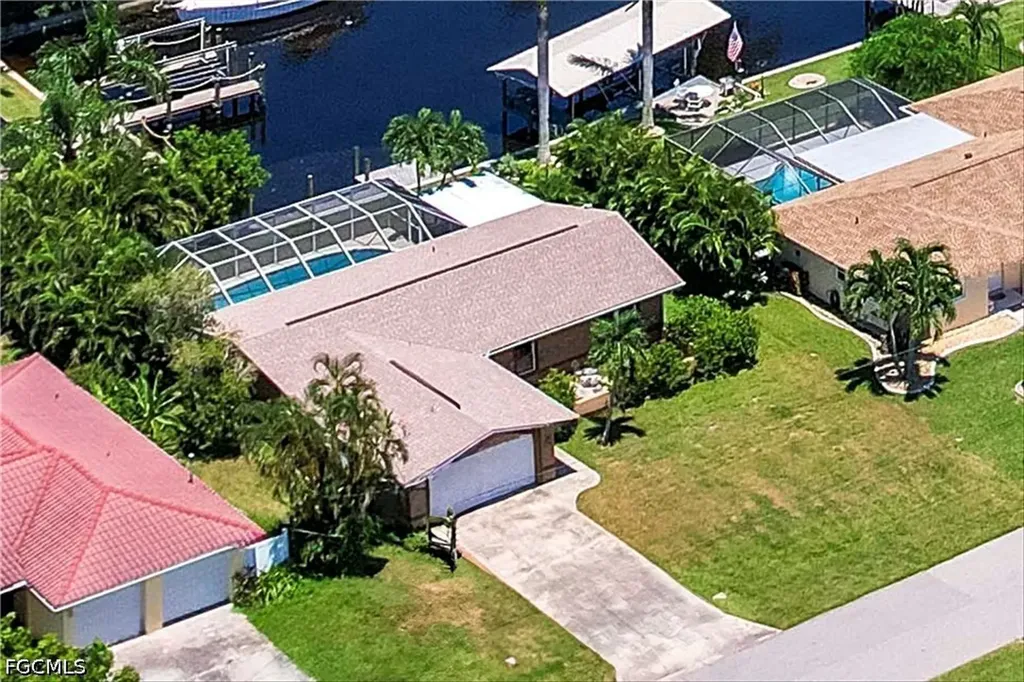 1623 SE 39th Terrace Cape Coral FL 33904