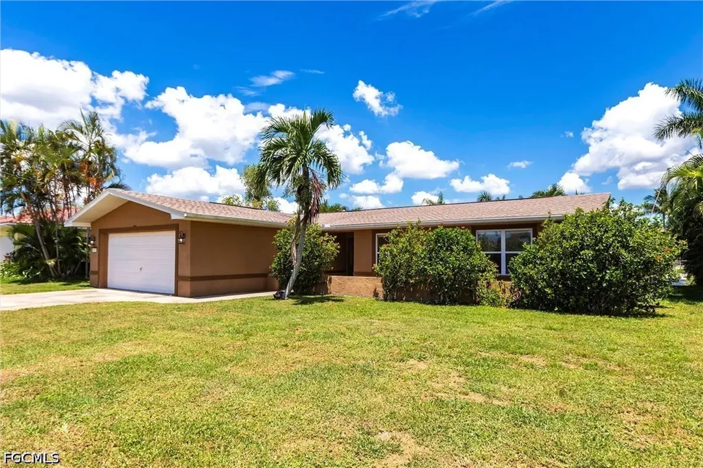 1623 SE 39th Terrace Cape Coral FL 33904