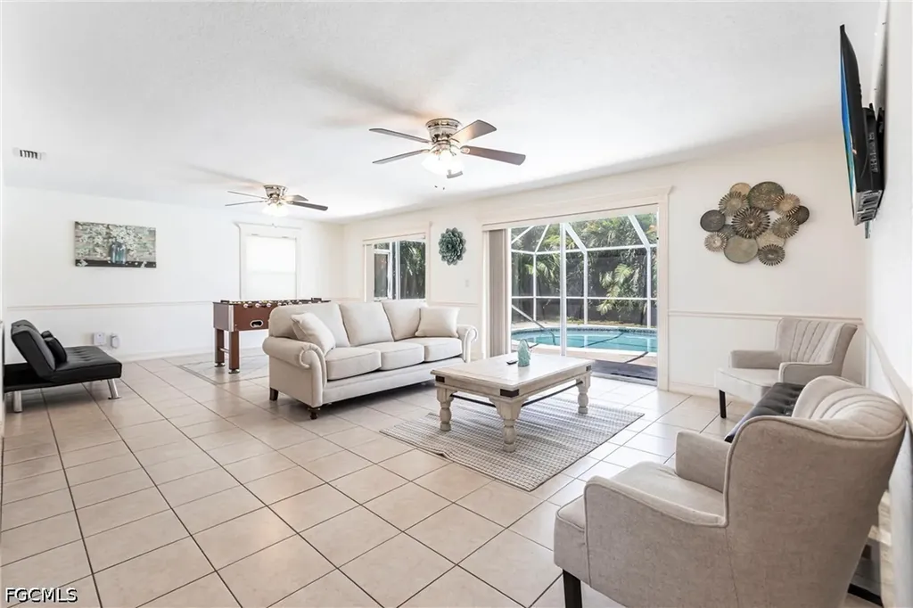 1623 SE 39th Terrace Cape Coral FL 33904
