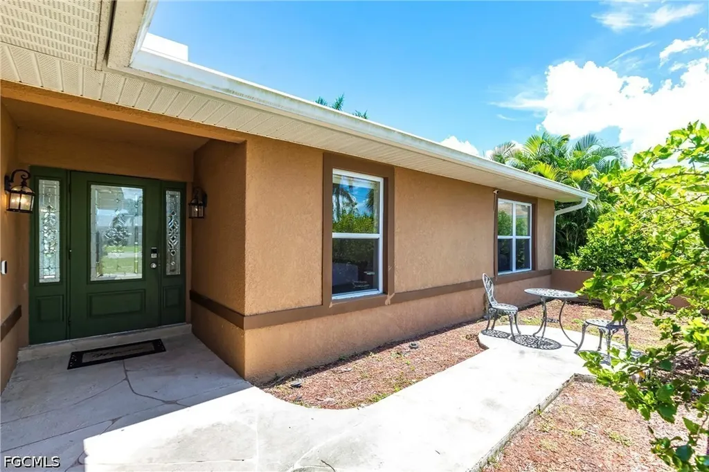 1623 SE 39th Terrace Cape Coral FL 33904