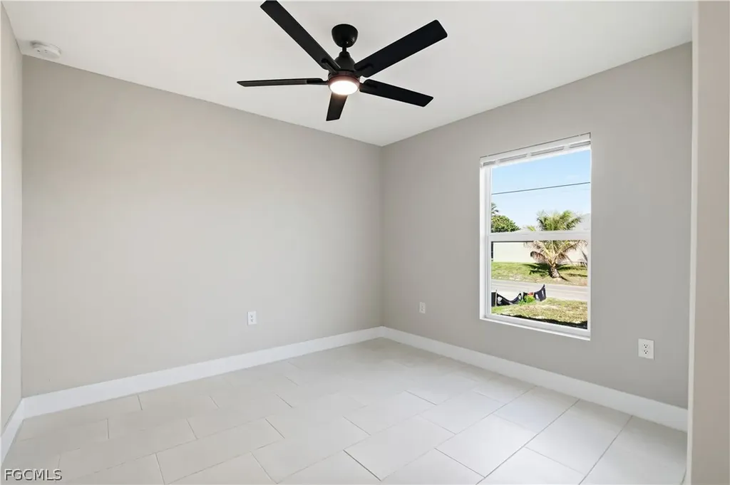 1818 NE 10th Place Cape Coral FL 33909