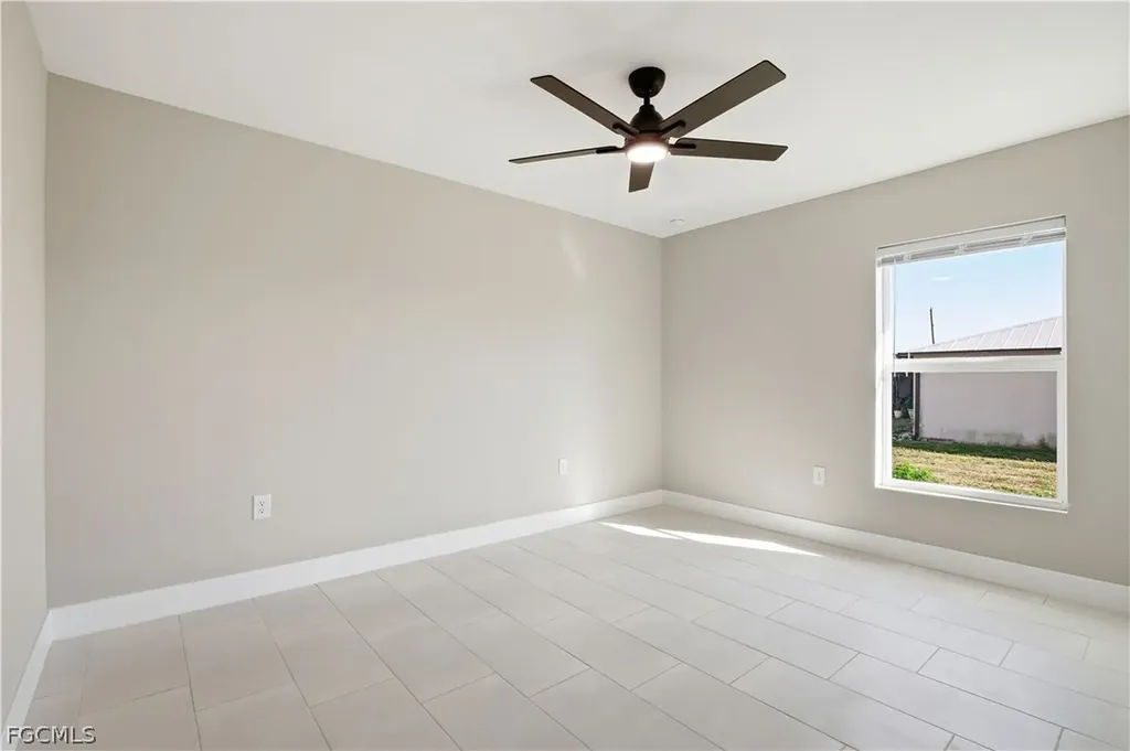 1818 NE 10th Place Cape Coral FL 33909