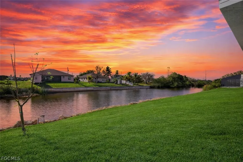 1818 NE 10th Place Cape Coral FL 33909