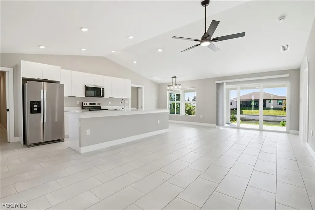 1818 NE 10th Place Cape Coral FL 33909