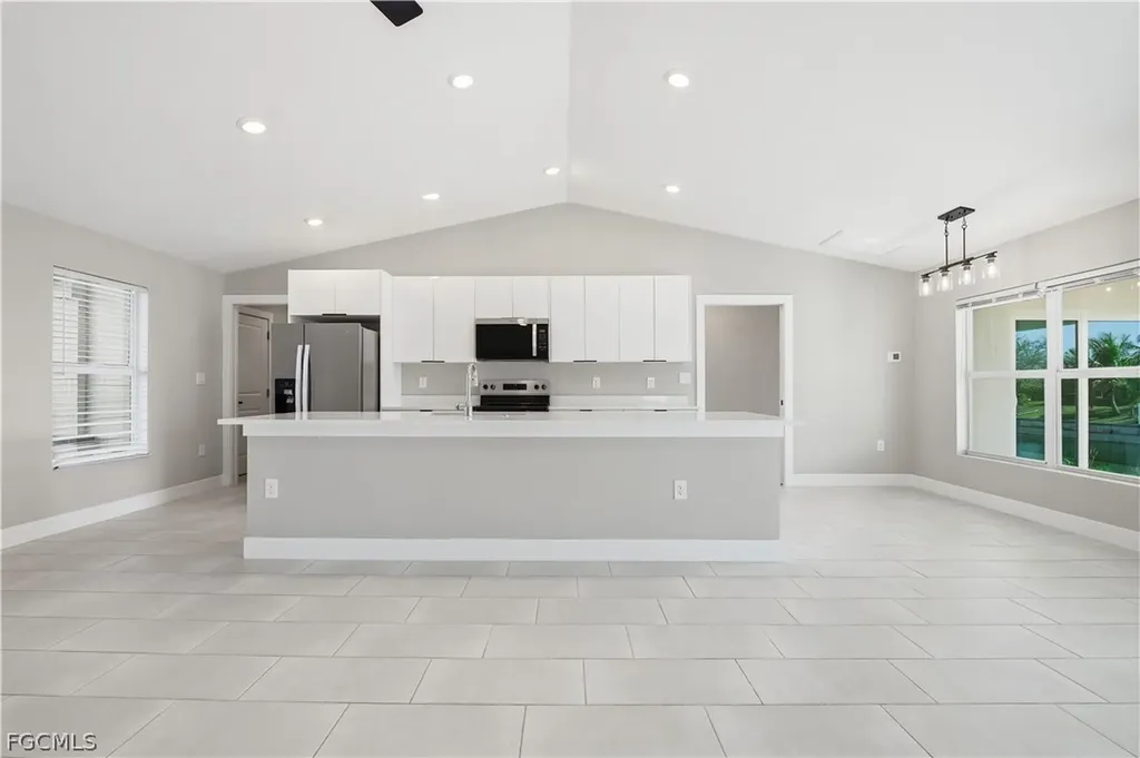 1818 NE 10th Place Cape Coral FL 33909