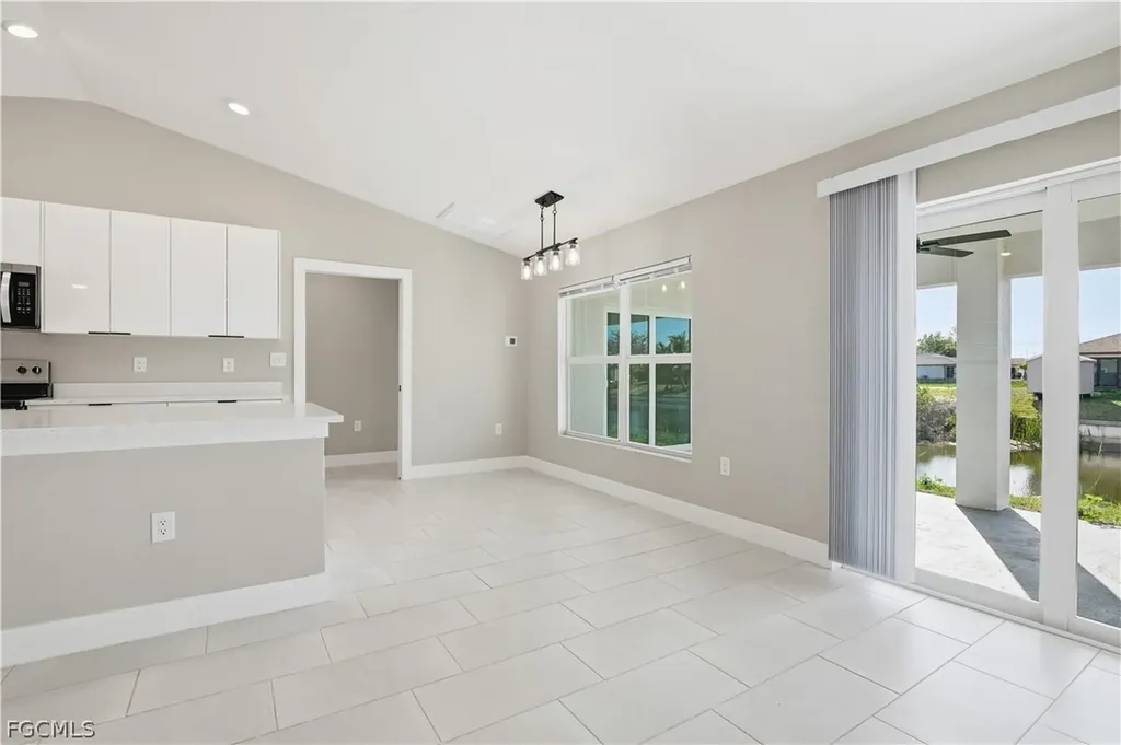 1818 NE 10th Place Cape Coral FL 33909