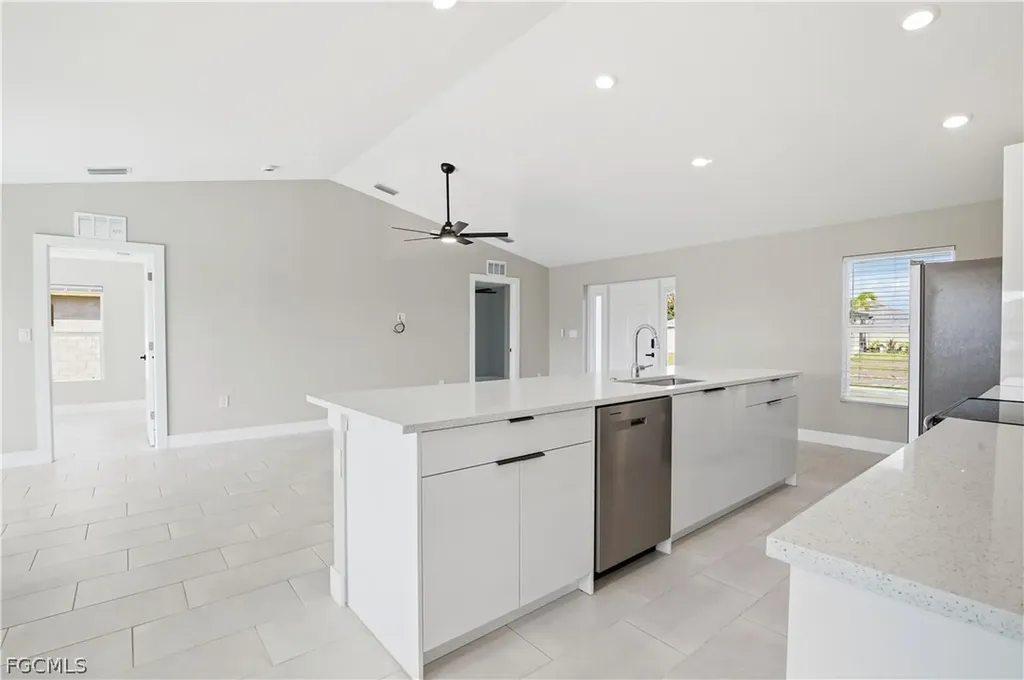 1818 NE 10th Place Cape Coral FL 33909