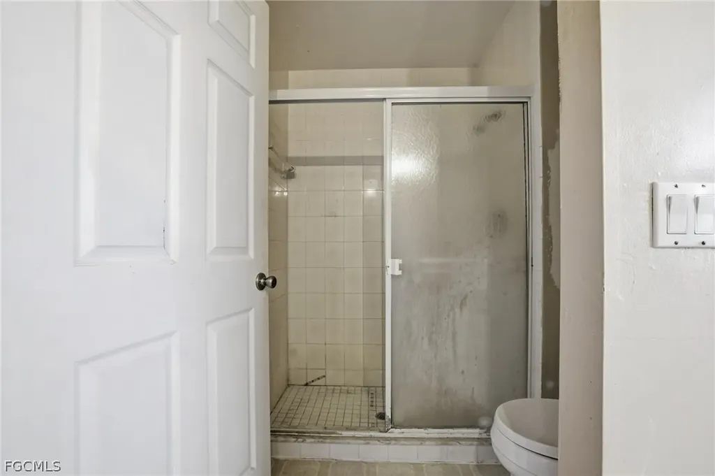 1504 NE 2nd Terrace Cape Coral FL 33909