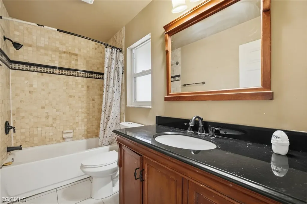 1504 NE 2nd Terrace Cape Coral FL 33909