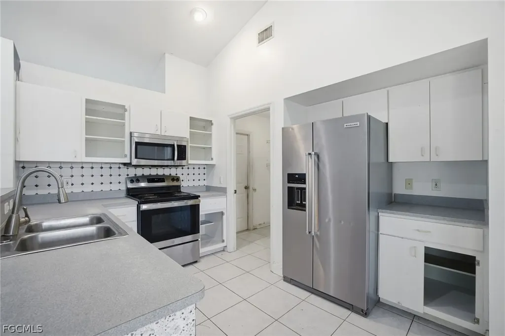 1504 NE 2nd Terrace Cape Coral FL 33909