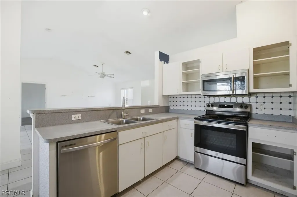 1504 NE 2nd Terrace Cape Coral FL 33909
