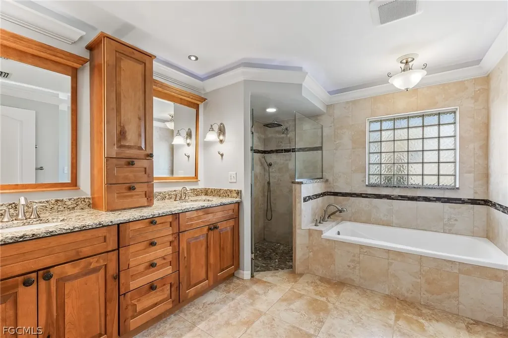 905 NW 28th Place Cape Coral FL 33993