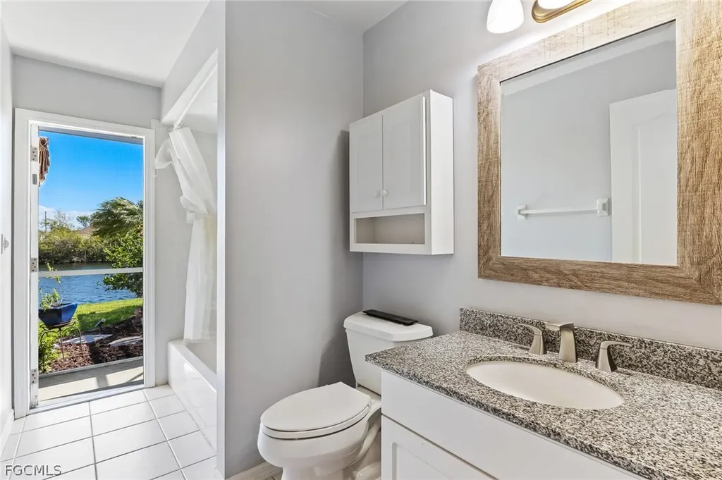 905 NW 28th Place Cape Coral FL 33993