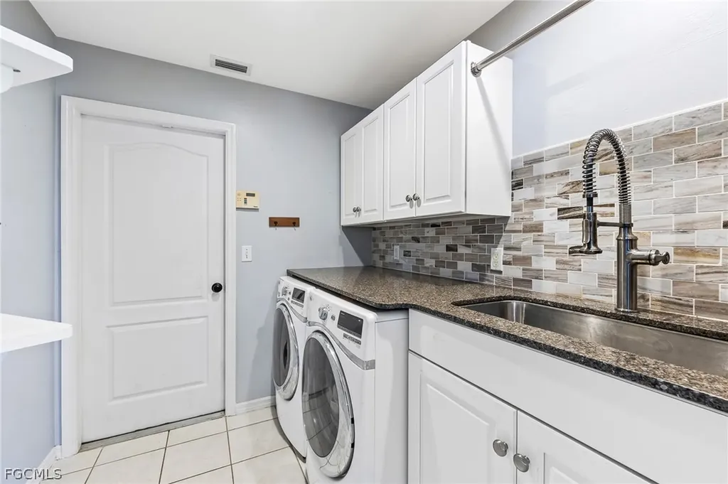 905 NW 28th Place Cape Coral FL 33993