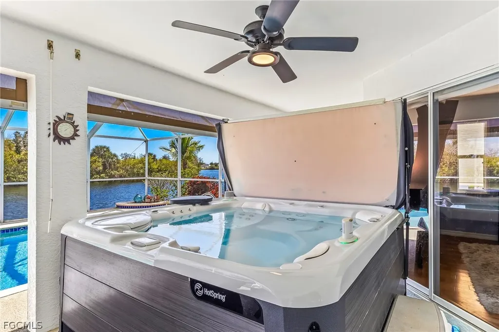 905 NW 28th Place Cape Coral FL 33993