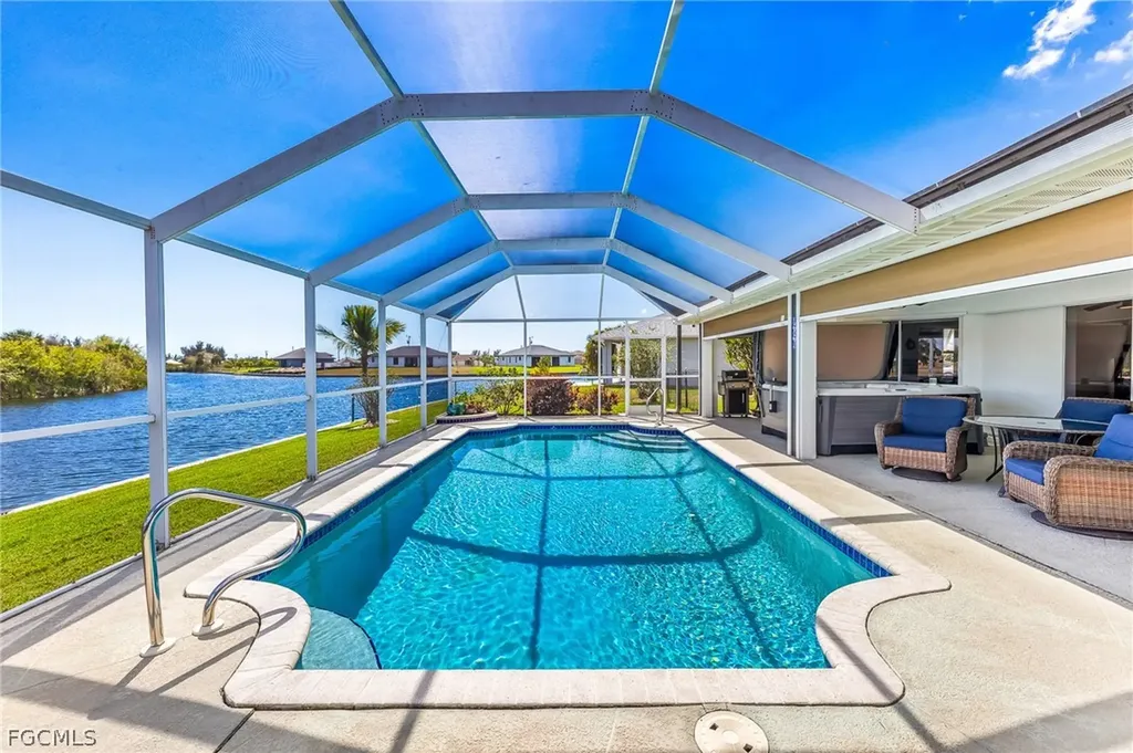 905 NW 28th Place Cape Coral FL 33993