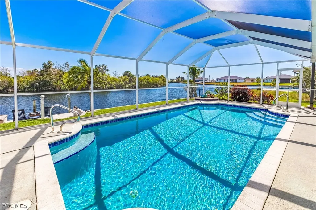 905 NW 28th Place Cape Coral FL 33993