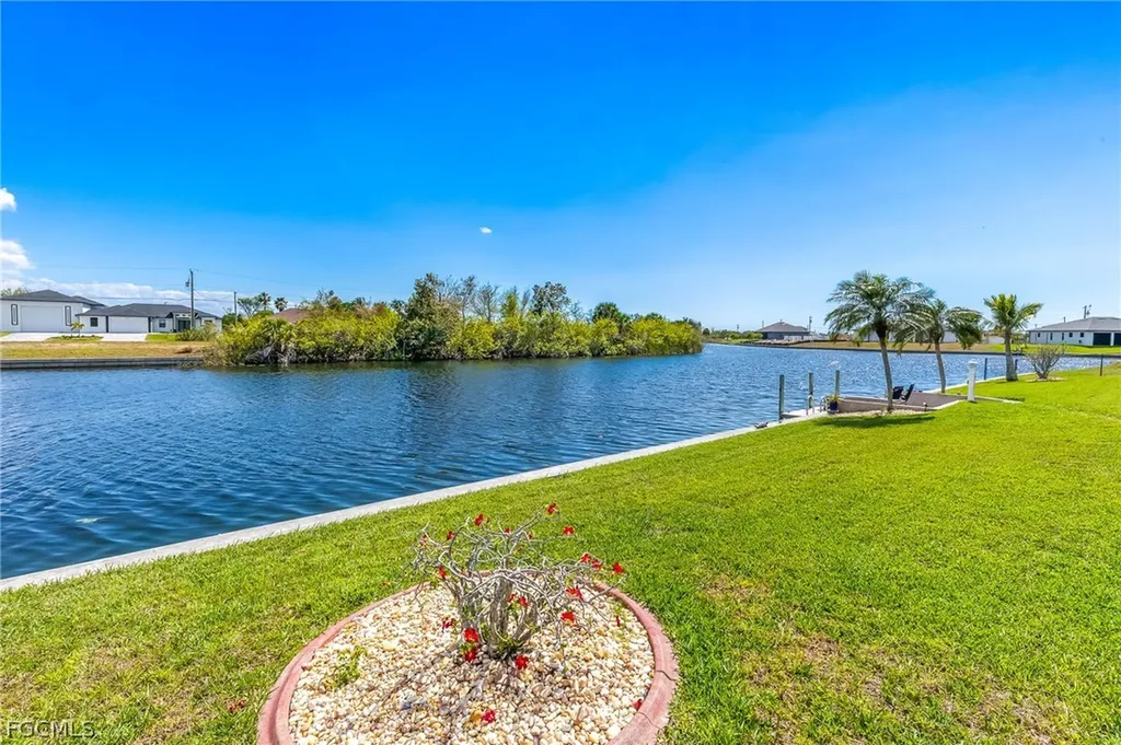 905 NW 28th Place Cape Coral FL 33993