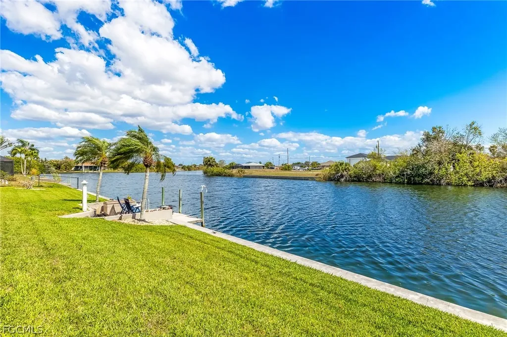 905 NW 28th Place Cape Coral FL 33993