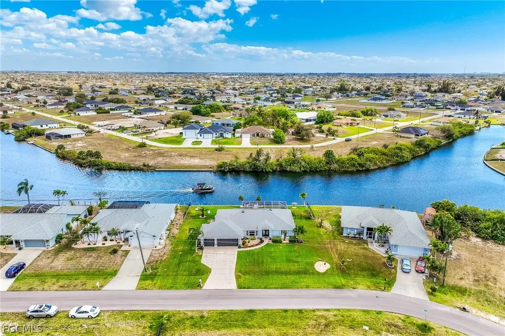 905 NW 28th Place Cape Coral FL 33993