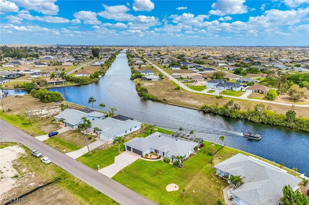 905 NW 28th Place Cape Coral FL 33993