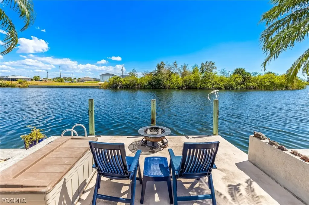905 NW 28th Place Cape Coral FL 33993