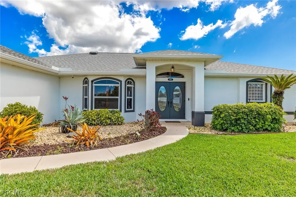 905 NW 28th Place Cape Coral FL 33993