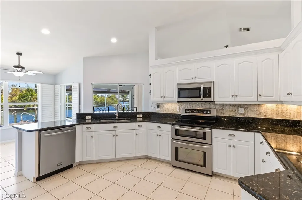 905 NW 28th Place Cape Coral FL 33993
