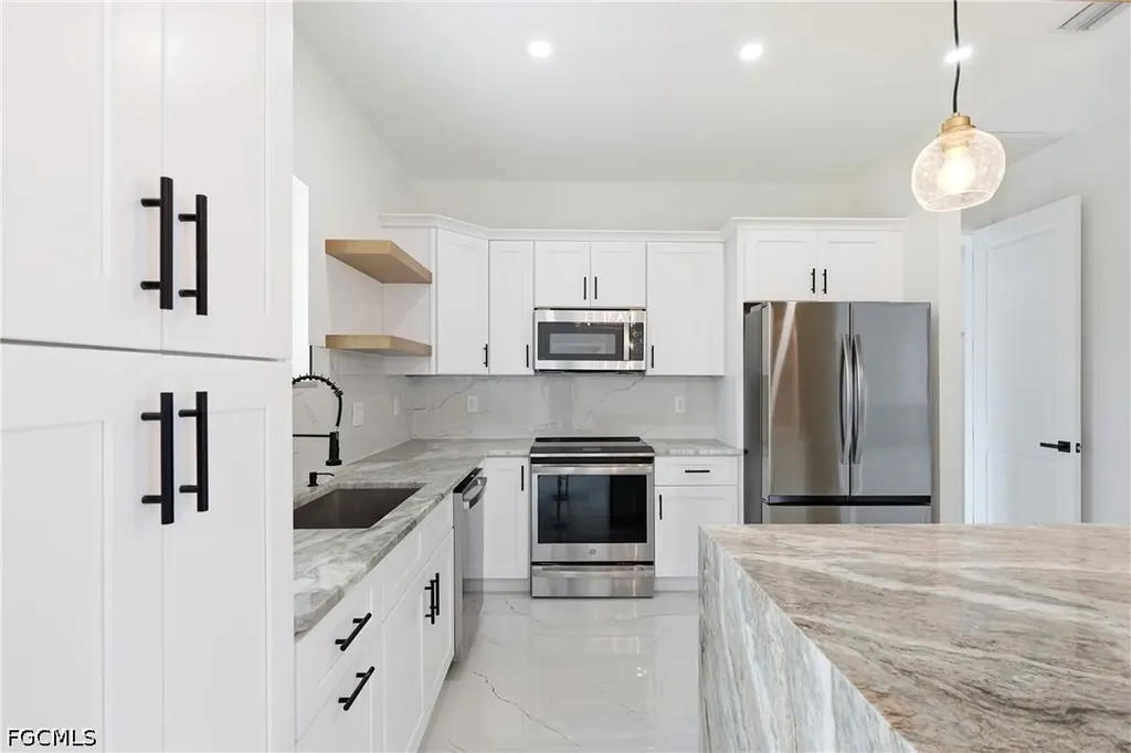 3004 Iris Circle Labelle FL 33935