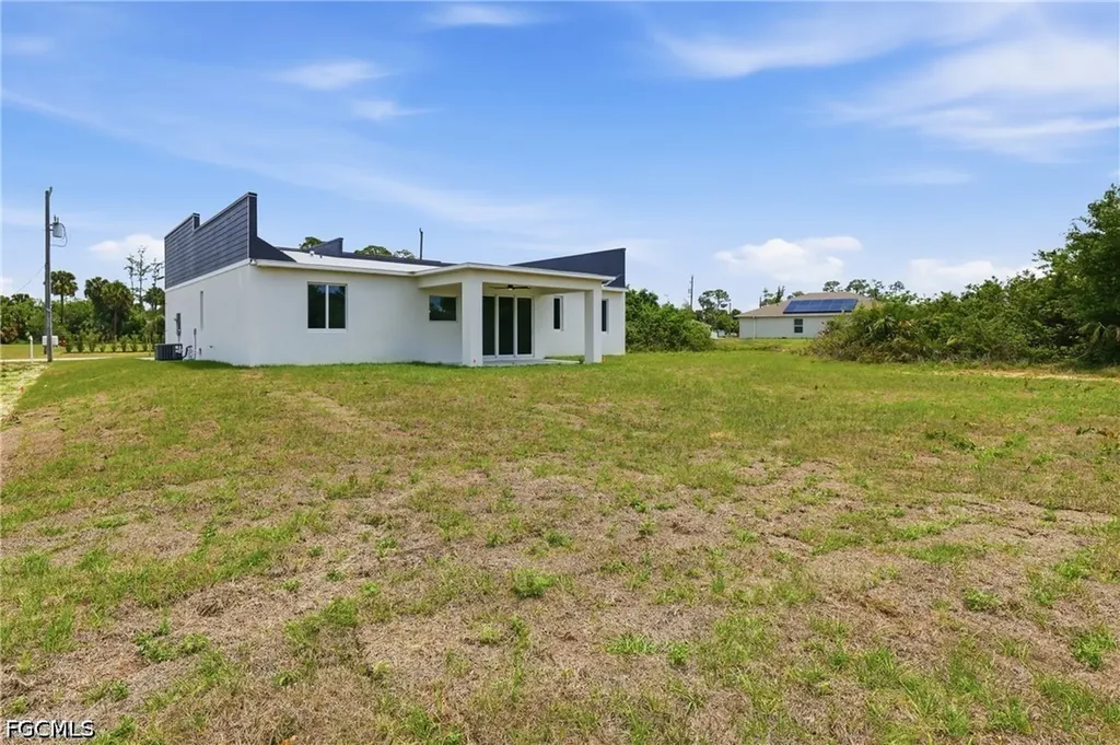 3004 Iris Circle Labelle FL 33935