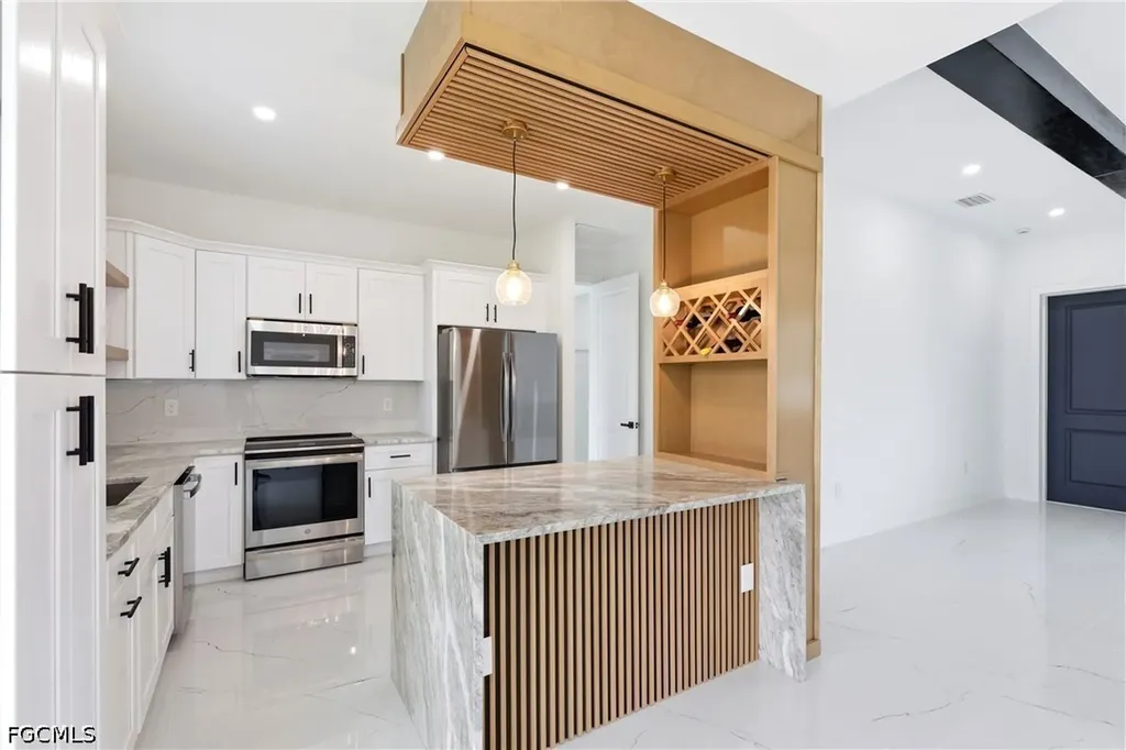 3004 Iris Circle Labelle FL 33935