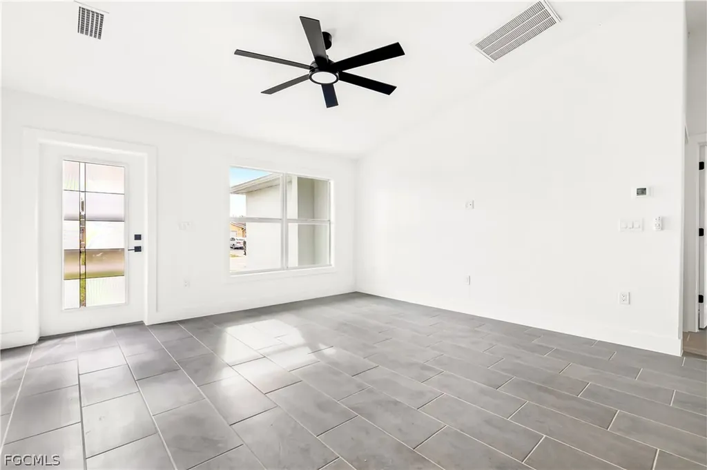 2212 NE 6th Avenue Cape Coral FL 33909