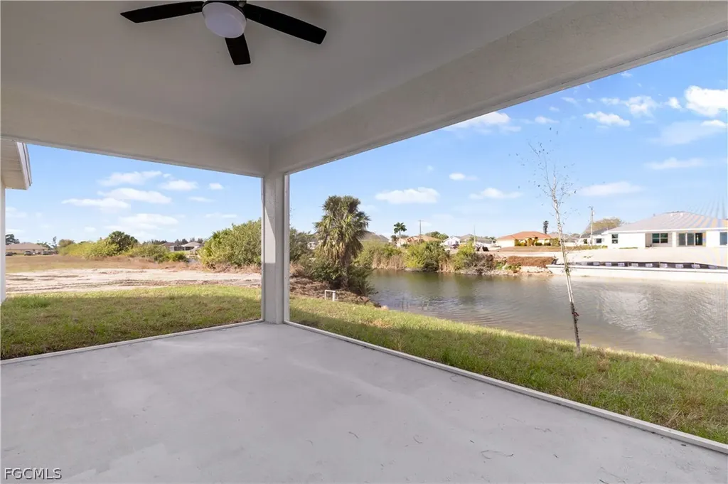2212 NE 6th Avenue Cape Coral FL 33909