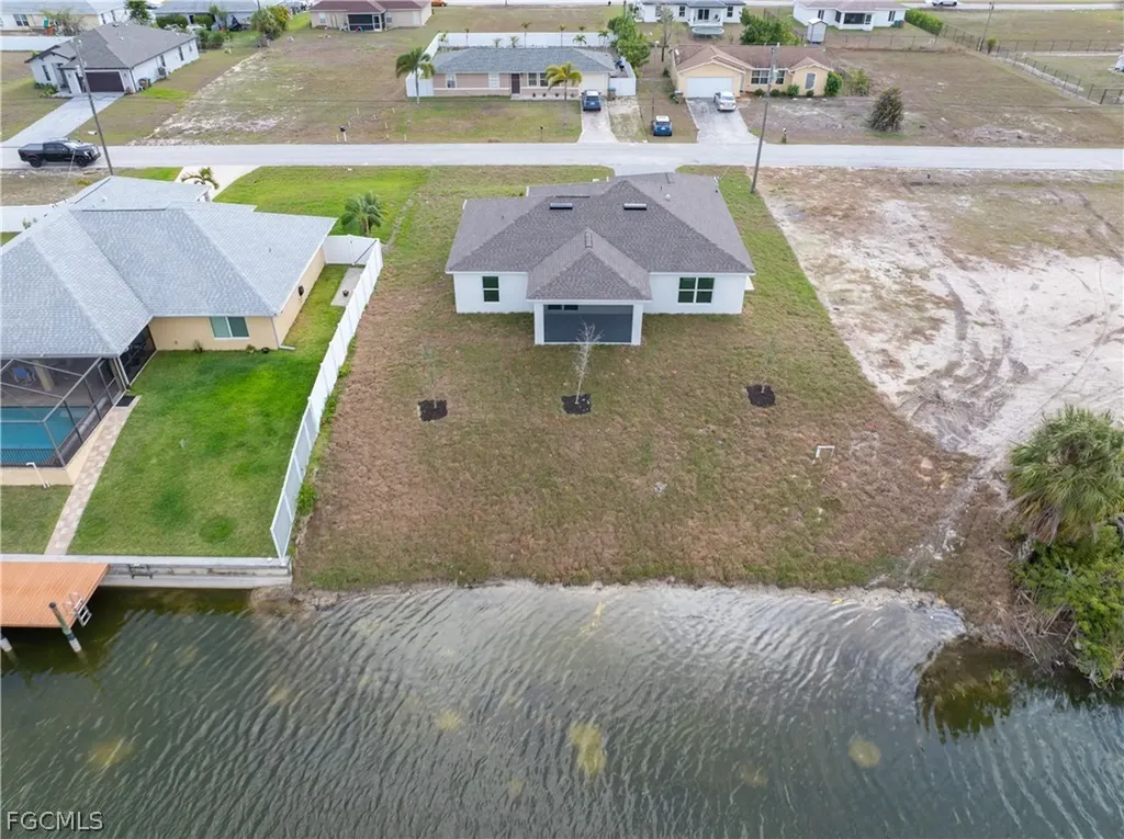 2212 NE 6th Avenue Cape Coral FL 33909