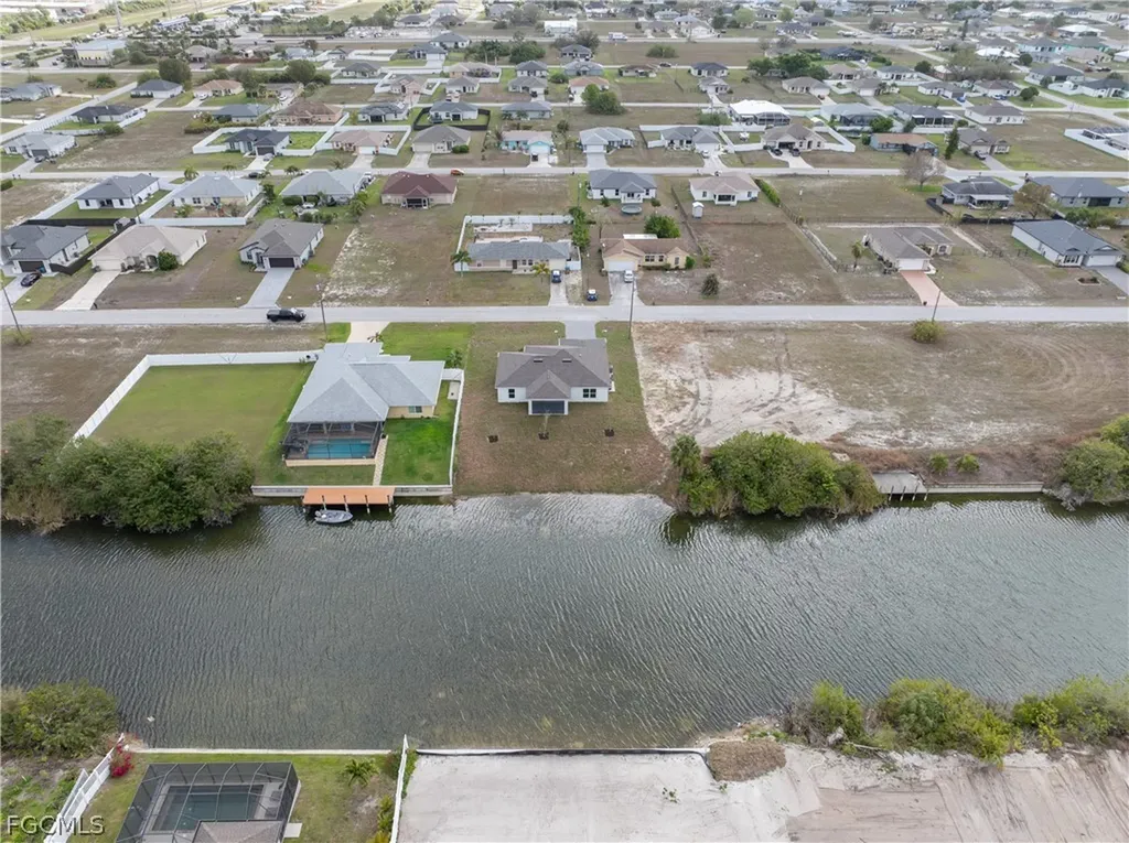 2212 NE 6th Avenue Cape Coral FL 33909