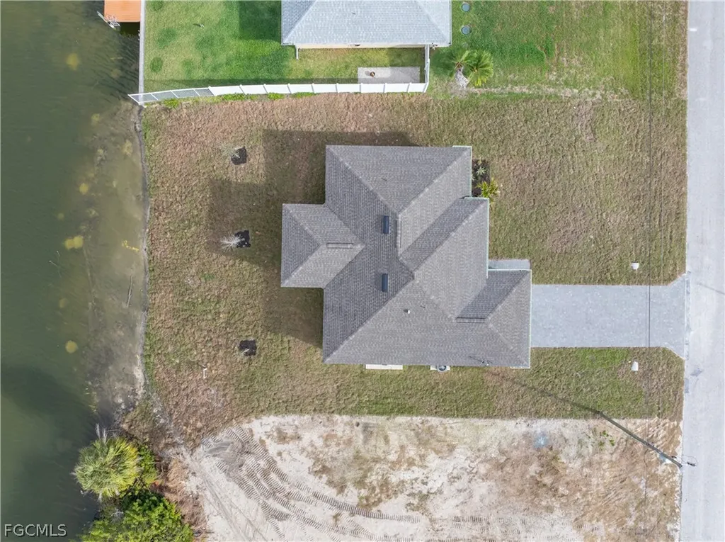 2212 NE 6th Avenue Cape Coral FL 33909