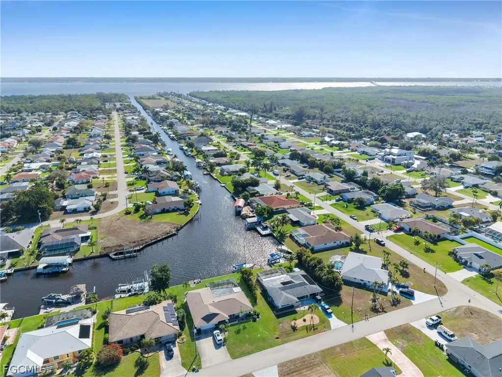 2041 SE 16th Street Cape Coral FL 33990