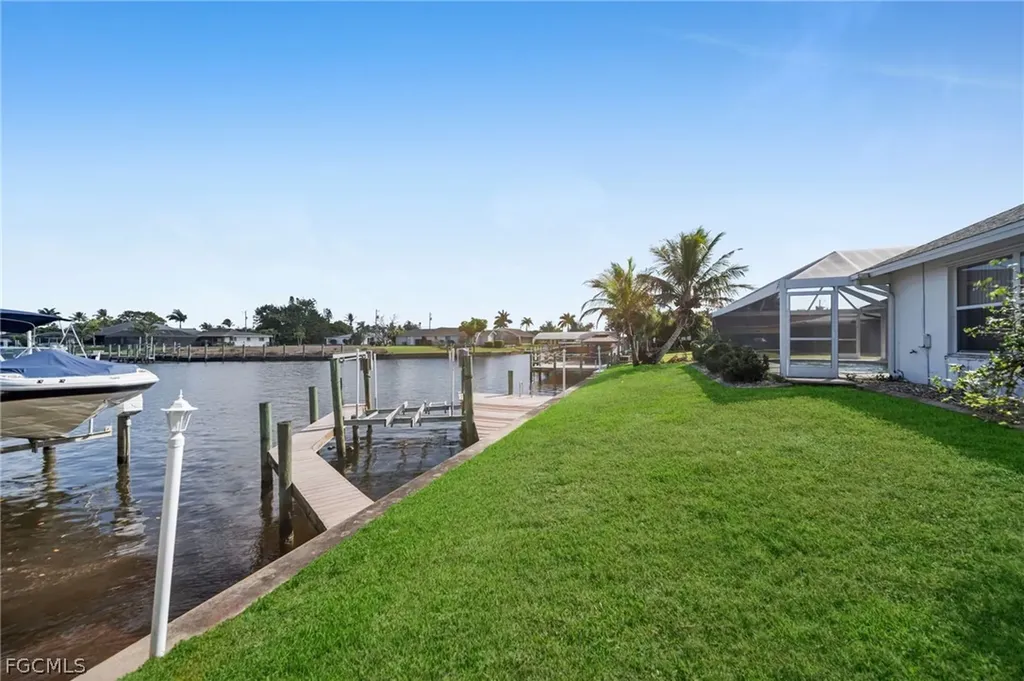 2041 SE 16th Street Cape Coral FL 33990
