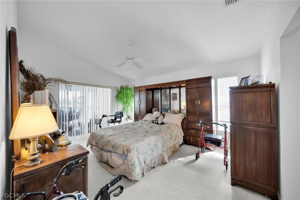 2041 SE 16th Street Cape Coral FL 33990