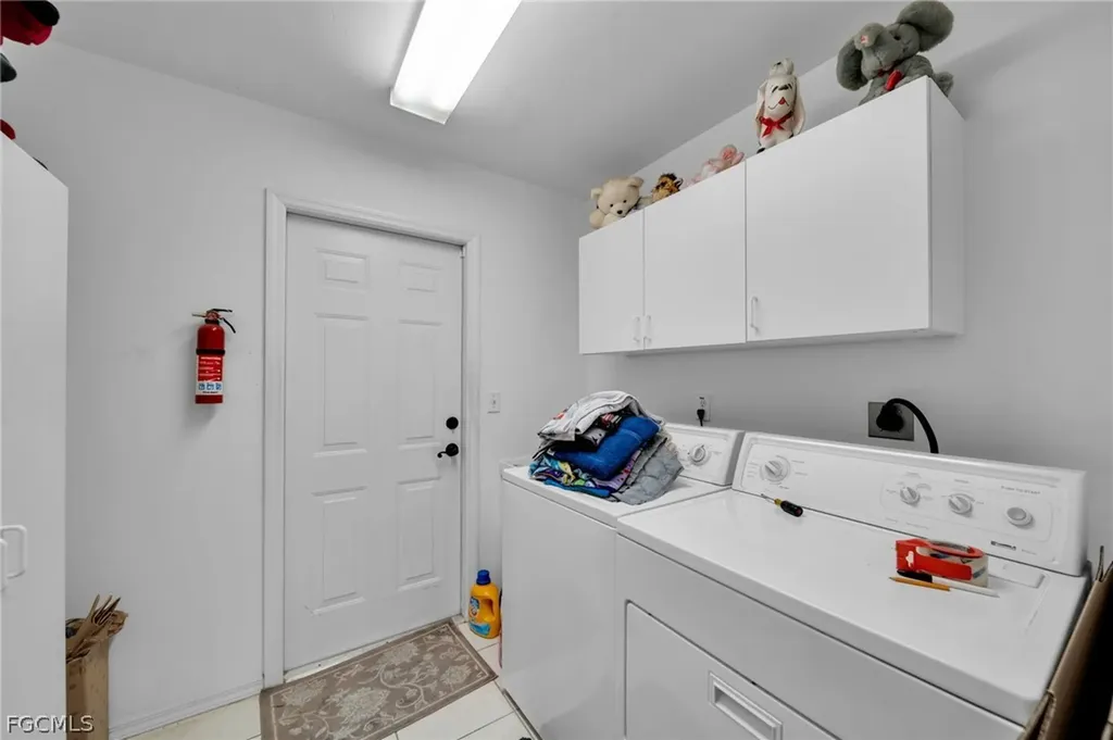 2041 SE 16th Street Cape Coral FL 33990